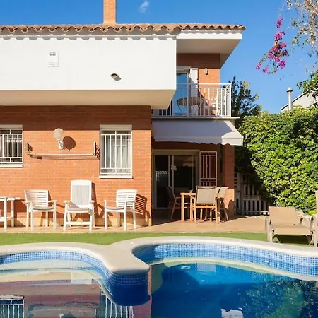 Preciosa Casa Cerca De La Playa Holiday home Castelldefels