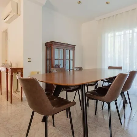 Preciosa Casa Cerca De La Playa Castelldefels